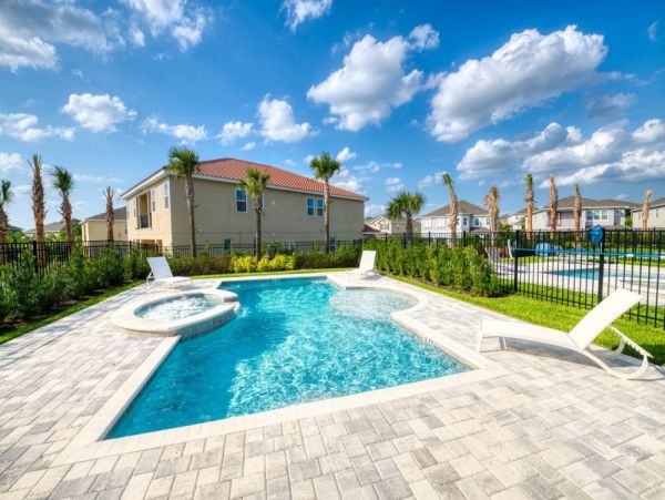 Luxury Six Bedroom Vacation Villa Pool & Resort Amenities.