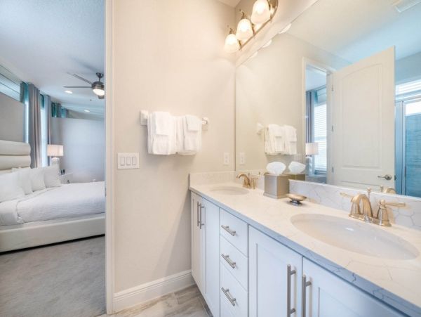 Luxury Six Bedroom Vacation Villa Pool & Resort Amenities.