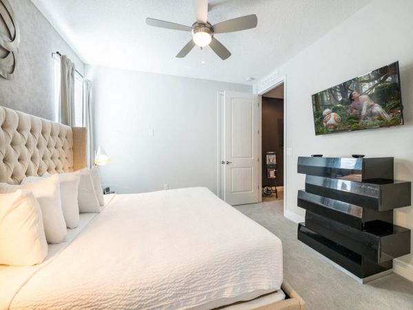 Luxury Six Bedroom Vacation Villa Pool & Resort Amenities.