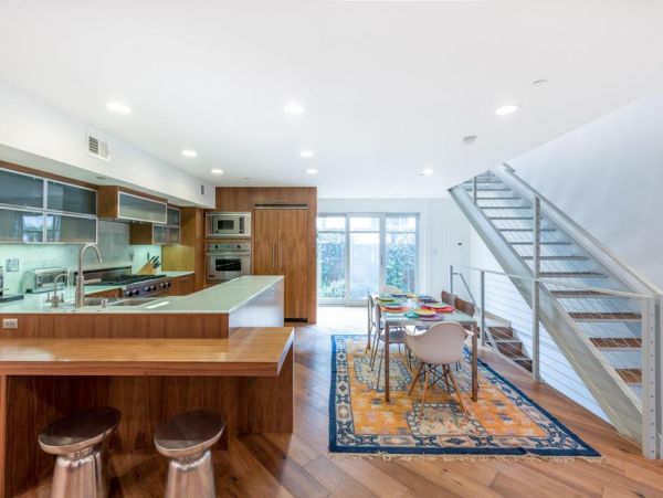 Contemporary 3 Bedroom Condo in Venice Beach Sleeps 6 Guests