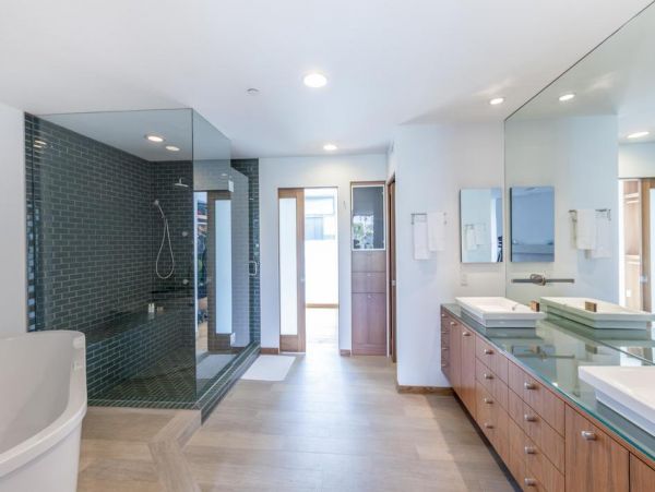 Contemporary 3 Bedroom Condo in Venice Beach Sleeps 6 Guests