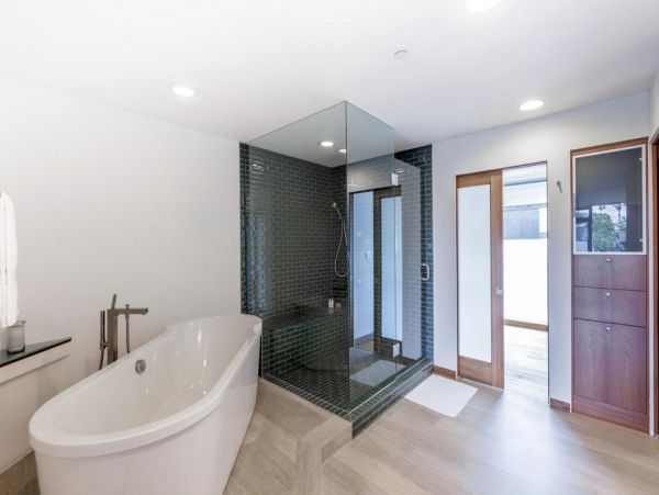 Contemporary 3 Bedroom Condo in Venice Beach Sleeps 6 Guests