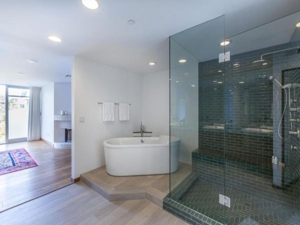 Contemporary 3 Bedroom Condo in Venice Beach Sleeps 6 Guests