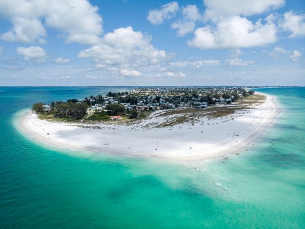 Holmes Beach Vacation Home Sleeps 4 Short Walk to The Beach