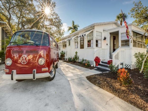 Charming Cottage in Anna Maria Island Sleeps 6 Guests