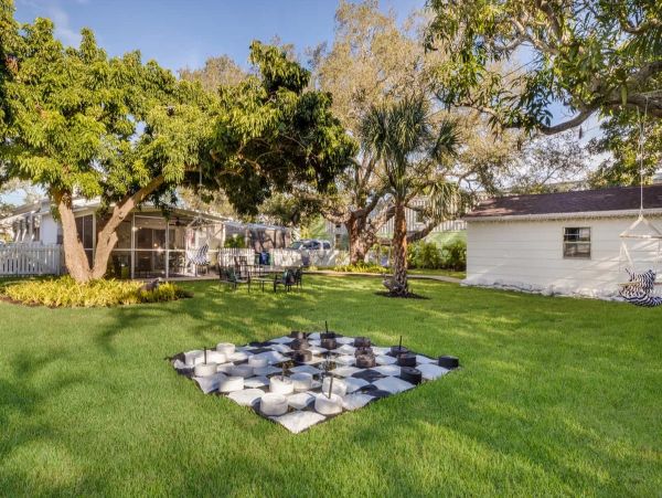 Charming Cottage in Anna Maria Island Sleeps 6 Guests