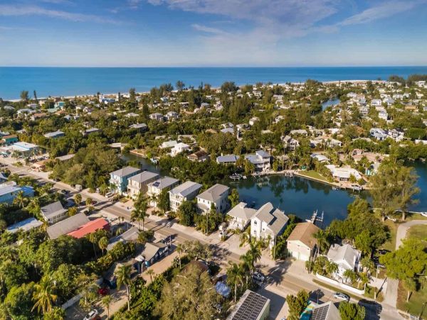 Charming Cottage in Anna Maria Island Sleeps 6 Guests