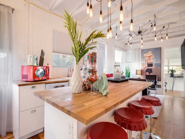 Charming Cottage in Anna Maria Island Sleeps 6 Guests