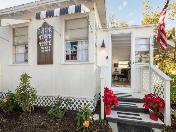 Charming Cottage in Anna Maria Island Sleeps 6 Guests