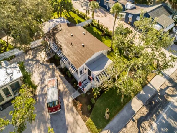 Charming Cottage in Anna Maria Island Sleeps 6 Guests