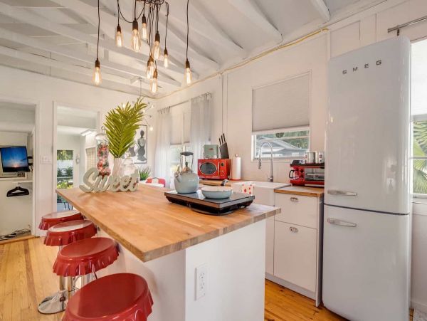 Charming Cottage in Anna Maria Island Sleeps 6 Guests
