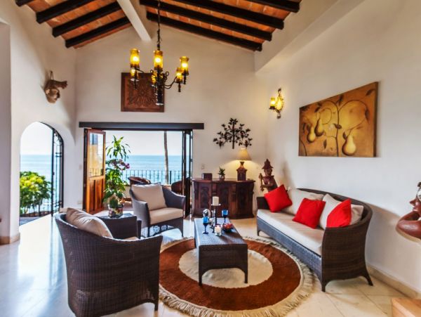 Luxury Vacation Villa Five Bedrooms Beachfront Staff!
