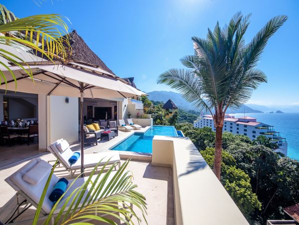 Luxury Vacation Villa in Puerto Vallarta Close to Beach Sleeps 14