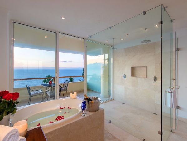 Luxury Vacation Villa in Puerto Vallarta Close to Beach Sleeps 14