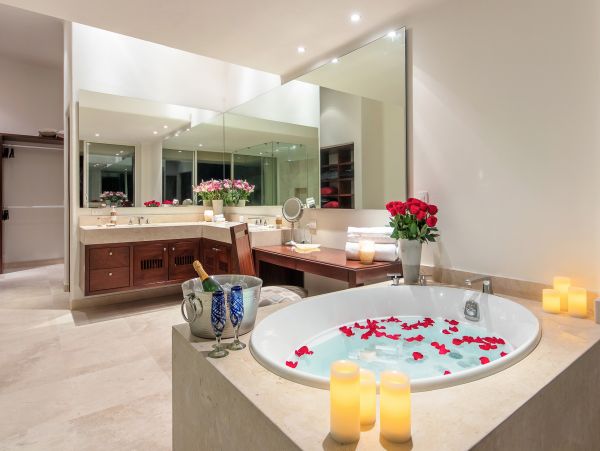 Luxury Vacation Villa in Puerto Vallarta Close to Beach Sleeps 14