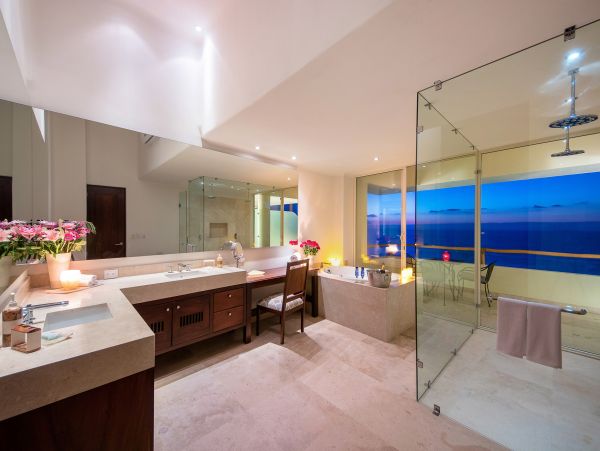 Luxury Vacation Villa in Puerto Vallarta Close to Beach Sleeps 14
