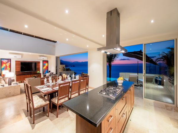 Luxury Vacation Villa in Puerto Vallarta Close to Beach Sleeps 14