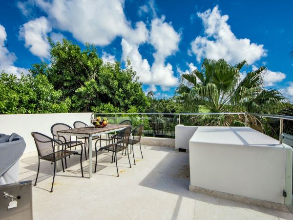 Uniquely Secluded Hideaway Surrounded by Lush Gardens