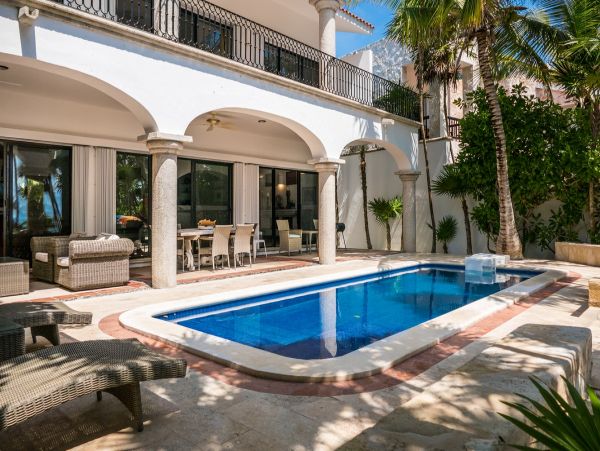 On Beach Playa Del Carmen Vacation Pool Home Sleeps 12
