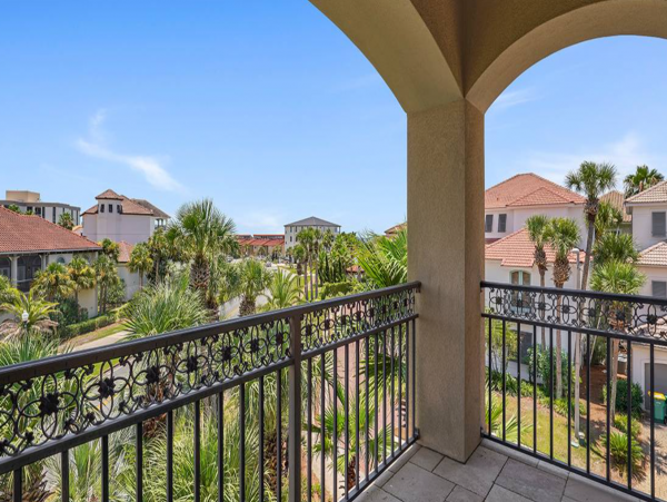 Luxury Vacation Destin Rental with Pool Sleeps 24