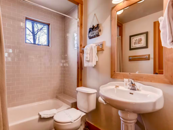 Stylish Three Story Mountain Retreat with Hot Tub Near Park City Resort