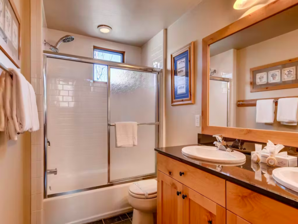 Stylish Three Story Mountain Retreat with Hot Tub Near Park City Resort