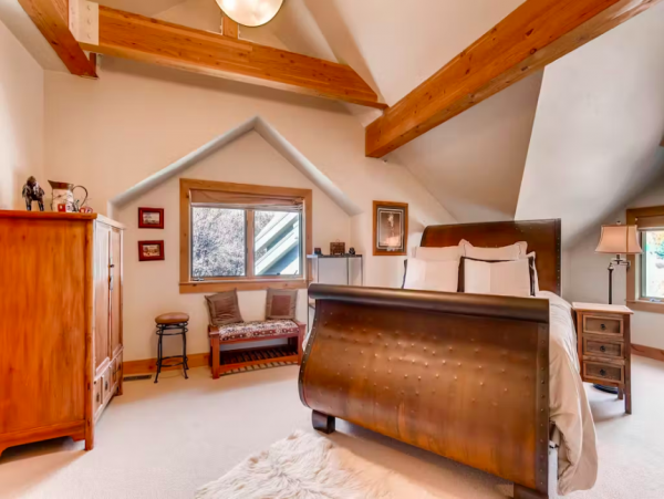 Stylish Three Story Mountain Retreat with Hot Tub Near Park City Resort