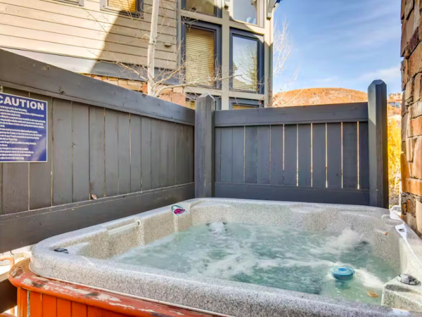 Stylish Three Story Mountain Retreat with Hot Tub Near Park City Resort