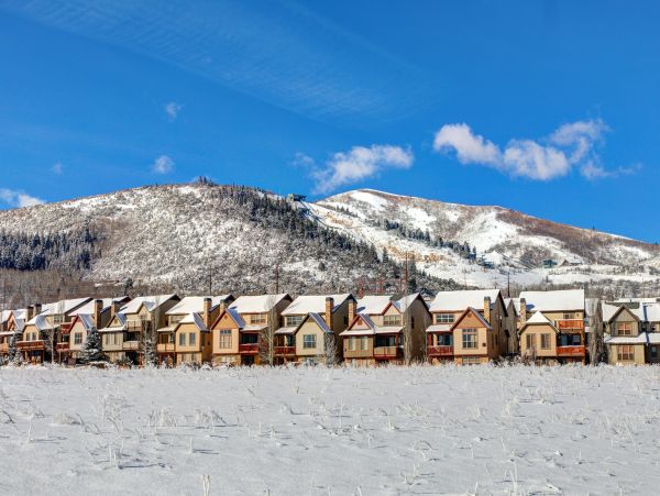 Five Bedroom Townhome with Hot tub for 16 Guests