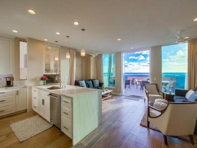 San Diego 3 Bedroom Condo Steps to Beach & Great Ocean Views