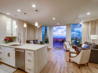 San Diego 3 Bedroom Condo Steps to Beach & Great Ocean Views