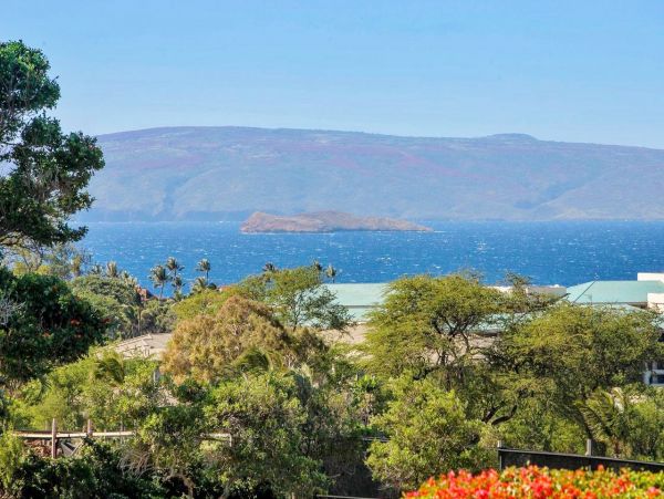 Partial Ocean Views Kihei Vacation Condo Sleeps 4 Guests