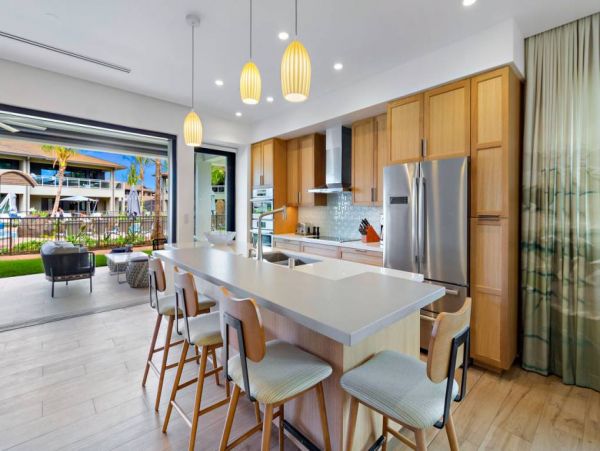 Short Walk to Beach Luxury Six Bedroom Kaanapali Vacation Villas
