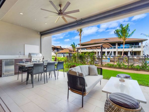 Short Walk to Beach Luxury Six Bedroom Kaanapali Vacation Villas