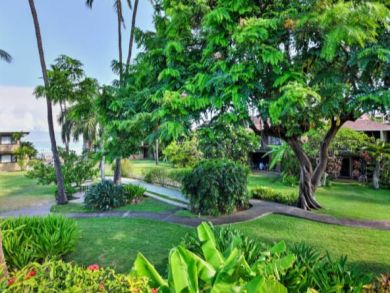 Steps To The Ocean - Lahaina Vacation Condo Sleeps 4 Guests