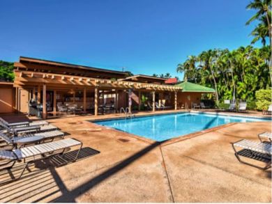 Steps To The Ocean - Lahaina Vacation Condo Sleeps 4 Guests