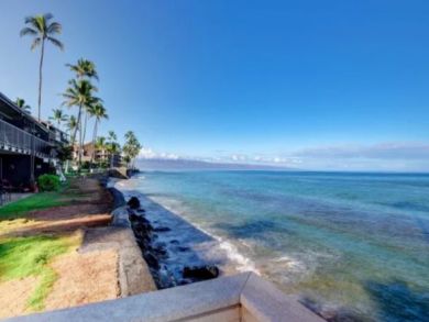 Steps To The Ocean - Lahaina Vacation Condo Sleeps 4 Guests