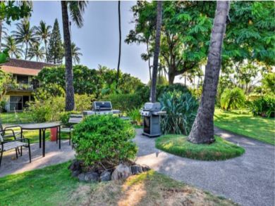 Steps To The Ocean - Lahaina Vacation Condo Sleeps 4 Guests
