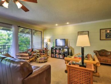 Steps To The Ocean - Lahaina Vacation Condo Sleeps 4 Guests
