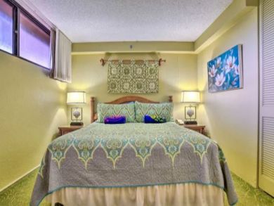 Partial Ocean Views Lahaina Vacation Condo Sleeps 4 Guests