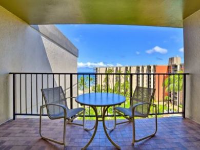 Partial Ocean Views Lahaina Vacation Condo Sleeps 4 Guests