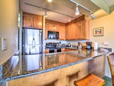 Partial Ocean Views Lahaina Vacation Condo Sleeps 4 Guests