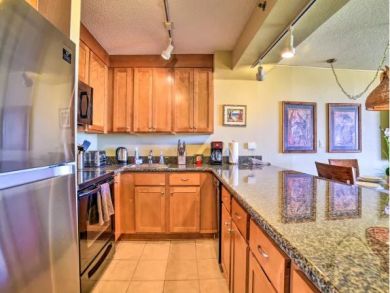 Partial Ocean Views Lahaina Vacation Condo Sleeps 4 Guests