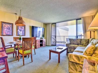 Partial Ocean Views Lahaina Vacation Condo Sleeps 4 Guests