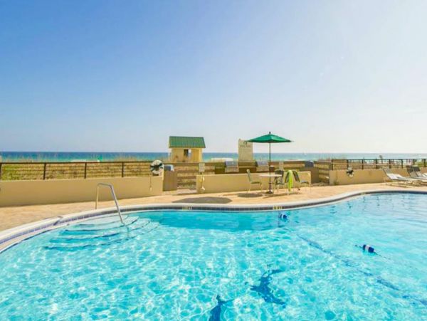 Three Bedroom Oceanfront Vacation Condo in Destin Sleeps 8