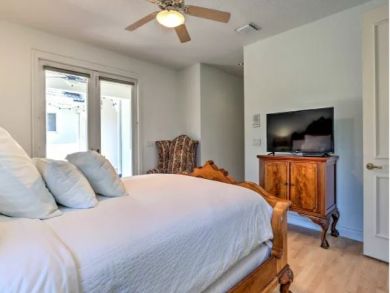 Hollywood Florida Vacation Pool Home Sleeps 8 Guests