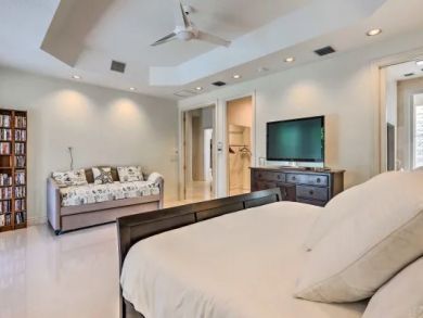 Hollywood Florida Vacation Pool Home Sleeps 8 Guests
