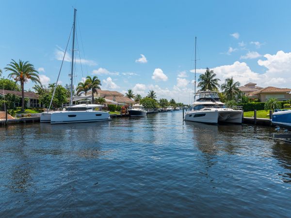 Walk to Beach Six Bedroom Vacation Home in Fort Lauderdale