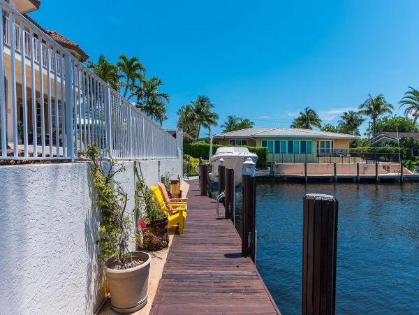 Walk to Beach Six Bedroom Vacation Home in Fort Lauderdale