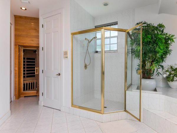 Walk to Beach Six Bedroom Vacation Home in Fort Lauderdale